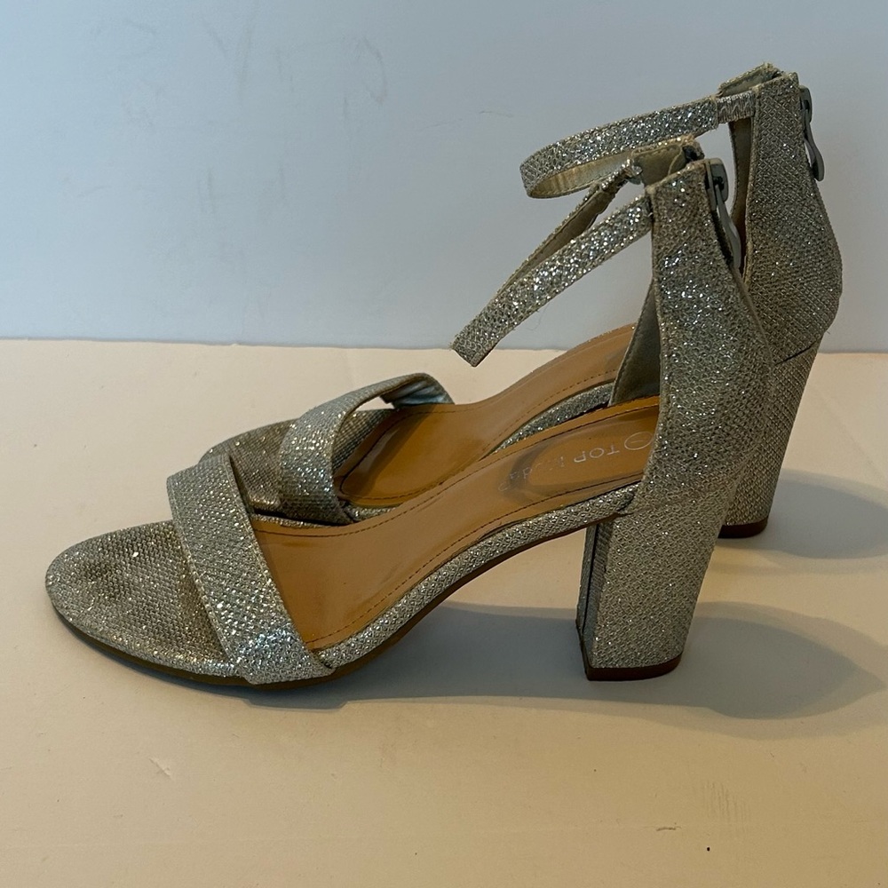 TOP Moda Women’s Silver Hannah-1 Chunky‎ Heel Metallic Glitter Size 7M
